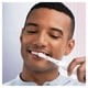 thumbnail image 2 of Cepillo de dientes eléctrico Oral-B iO Gentle Care, 2 of 8