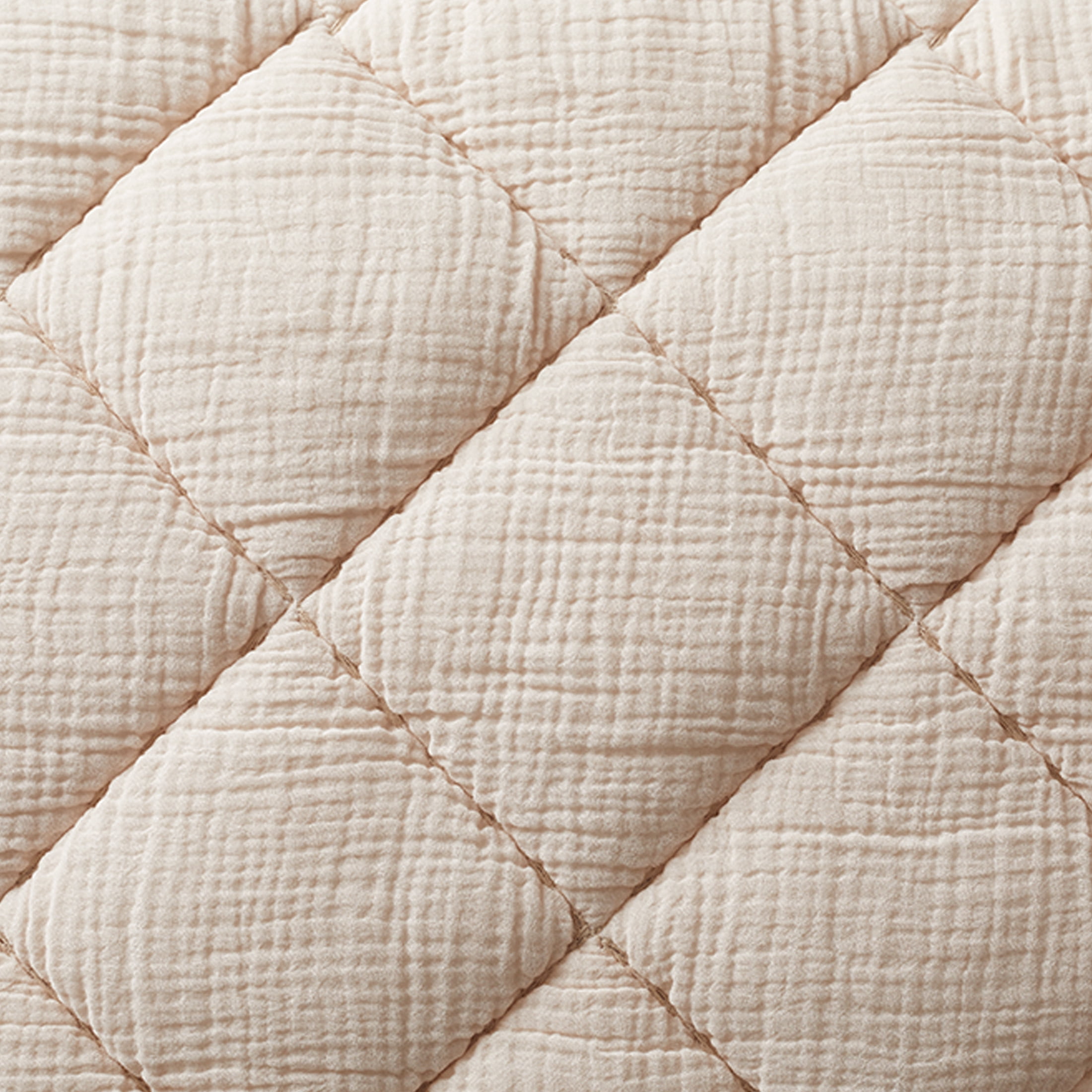 Better Homes & Gardens Diamond Gauze Quilt, King, Beige Bedding