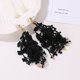 thumbnail image 4 of Elegantes pendientes largos de aleación con forma de gota para mujer, accesorio con dije colgante, aretes con borlas negras, 4 of 4