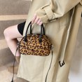 thumbnail image 3 of Bolso Mano Con Axila Boston Retro Leopardo Ante para Mujer, 3 of 9
