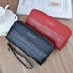 thumbnail image 3 of Cartera para mujer con cremallera doble larga y diseño de cocodrilo para teléfono móvil de gran capacidad, 3 of 5