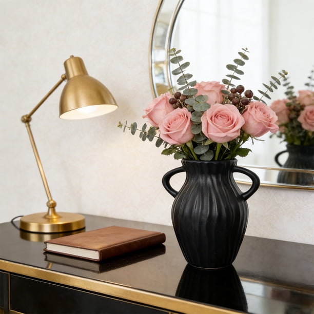 Jarrón Decorativo de Plástico para Flores Secas y Pampas, Diseño Redondeado Ligero en Negro o Blanco, 8.27x5.51x3.94 pulgadas, Adorno de Mesa para Oficina o Estanterías del Hogar