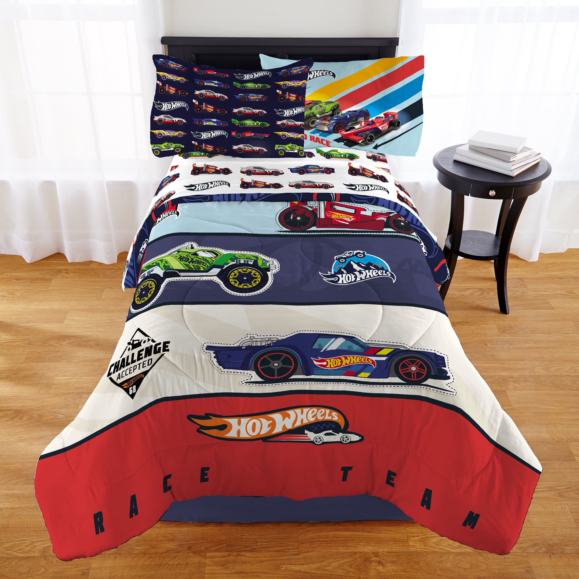 Hot Wheels Cars Boys Reversible Twin Comforter u0026 Sheets 4 Piece Bed in Bag  - Walmart.com