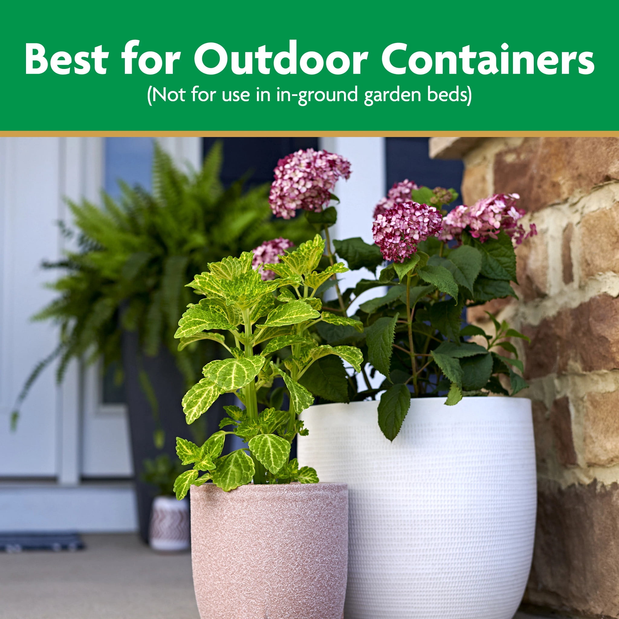 Miracle-Gro Moisture Control Potting Mix Bulk Soil Pallet, For Container Plants, 1,950 qt.