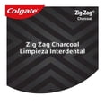thumbnail image 4 of Cepillo Dental Colgate Zig Zag Charcoal Limpieza Interdental 3 pzas, 4 of 5