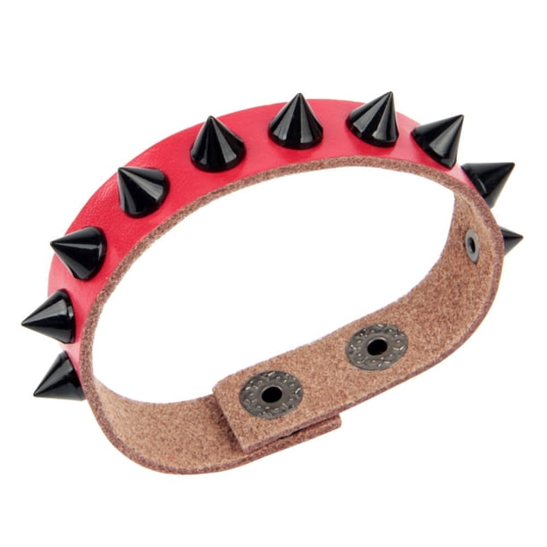 Bracelet gothique en cuir noir décoré de pièces métalliques