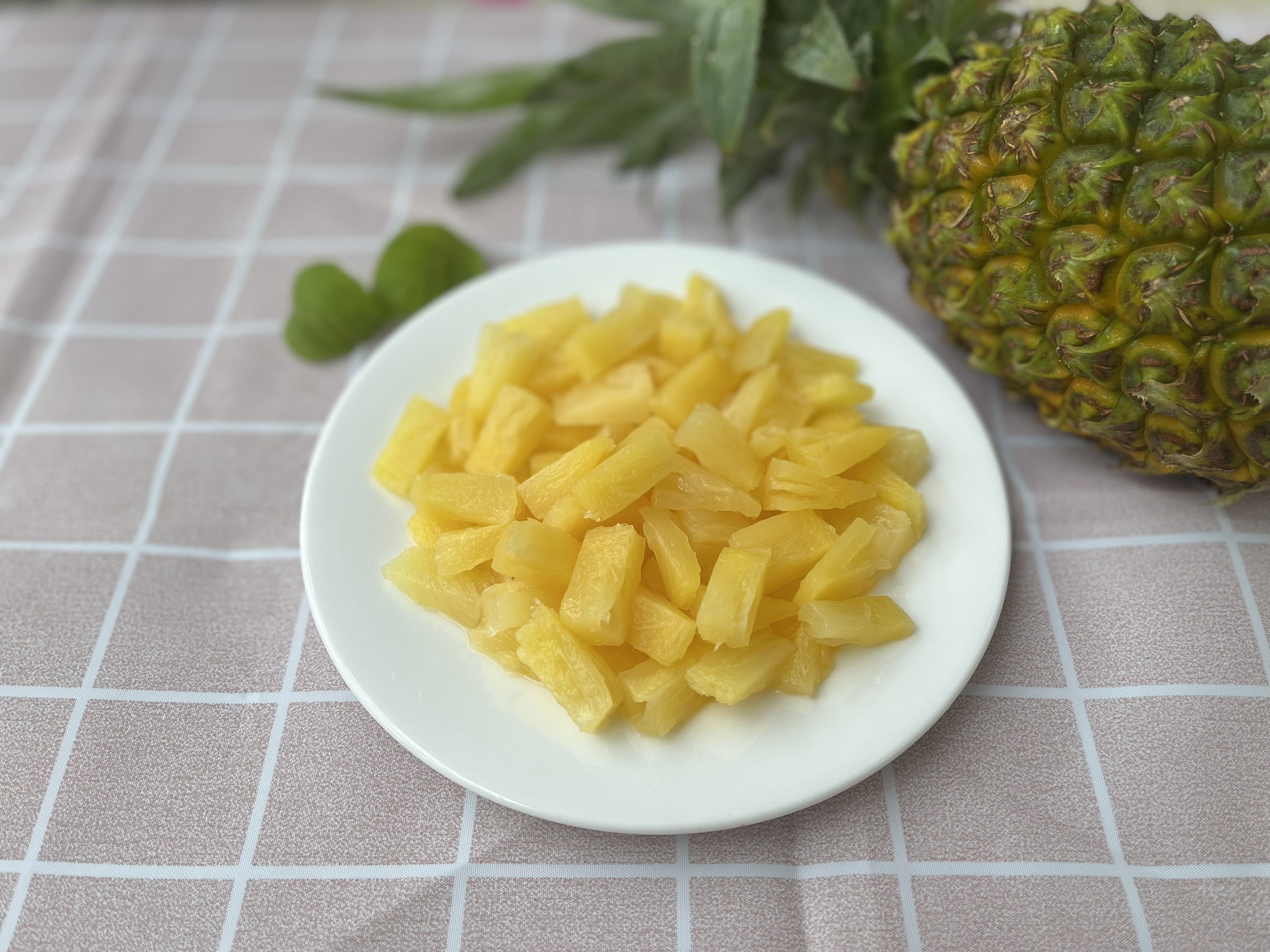 Chef's Quality Pineapple Tidbits In Natural Juice | Kosher | 6.75 lb
