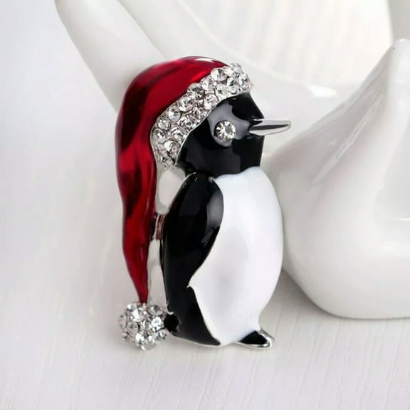 GKNET Xmas Rhinestone Cute Penguin Brooch Pin Christmas Party Decoration Delicate Jewelry Gift