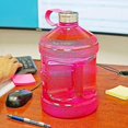 thumbnail image 3 of Botella de agua de 1,89 l, sin Bpa (rosa roja), 3 of 5