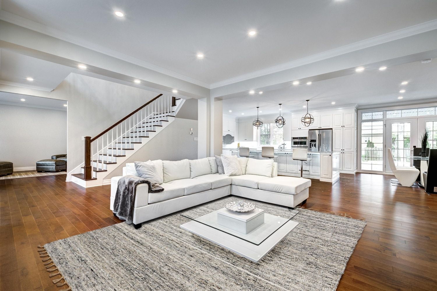 Tapis Berbère Verginia naturel & noir de 7 pi 10 po x 10 pi 4 po