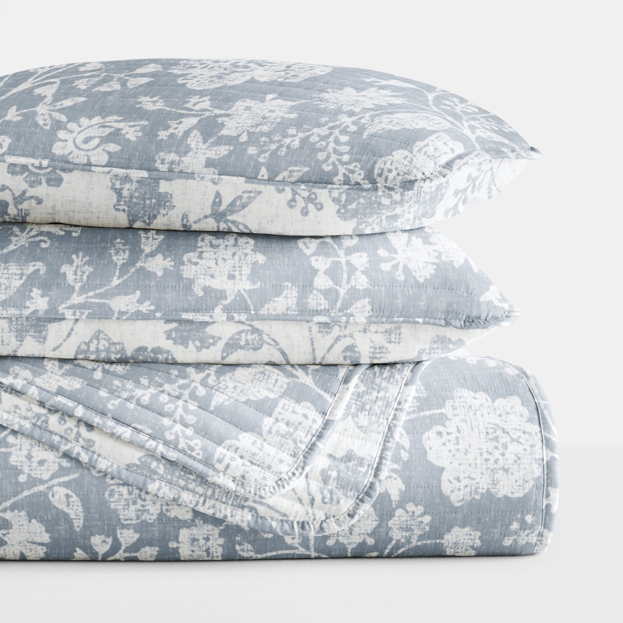 Lightweight Quilt Set Super Soft Wrinkle Resistant Quilted Coverlet Floral Patterns by Comfort Canopy