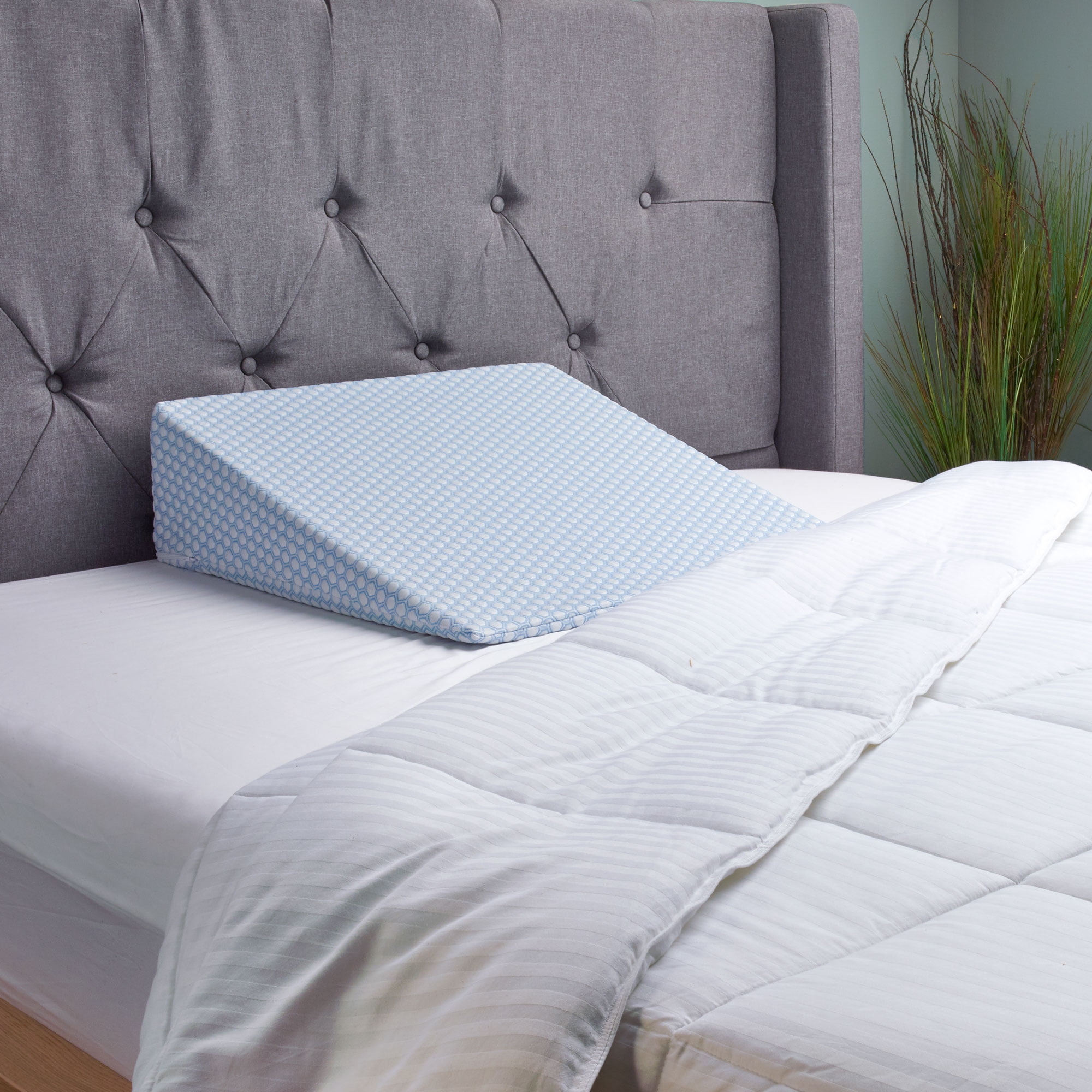 TruCool Wedge Support Pillow Featuring Serene Foam