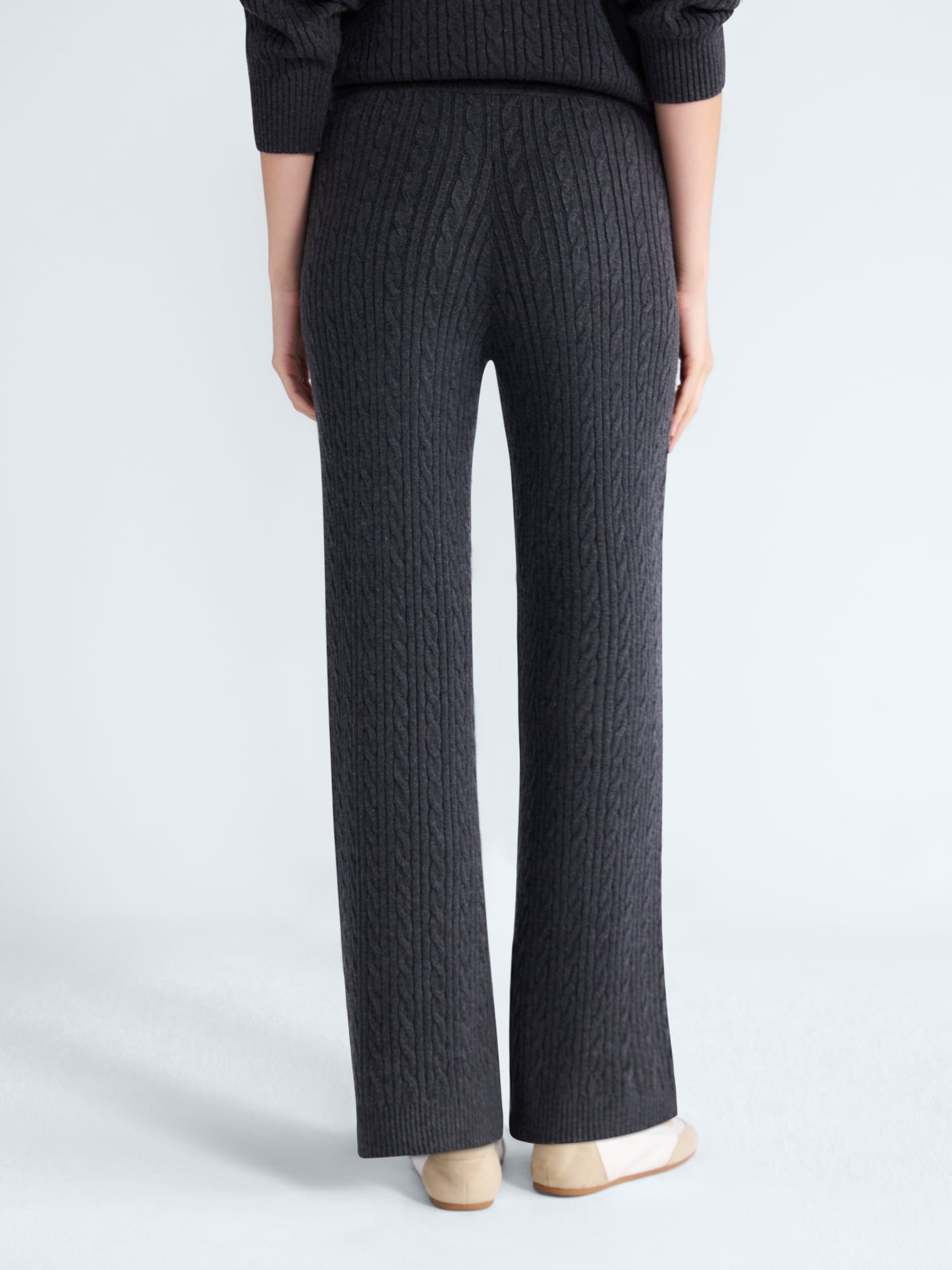 Free Assembly Women's and Women's Plus Cozy Yarn Cable Knit Sweatpants, 28.5" Inseam, Sizes XS-4X