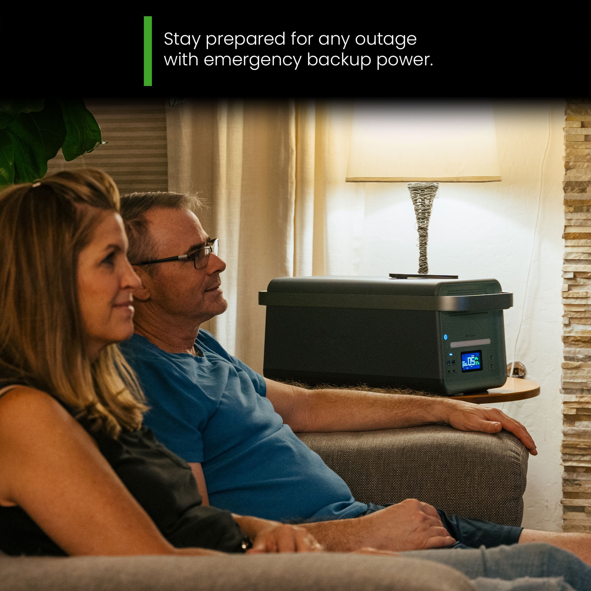 Yoshino B4000 SST 11-Port Solid-State Solar Generator 2611Wh, 4000W with 3-Piece Solar Panels (600W) Emergency UPS Backup Battery, Pure Sine Wave, Smart App Connect
