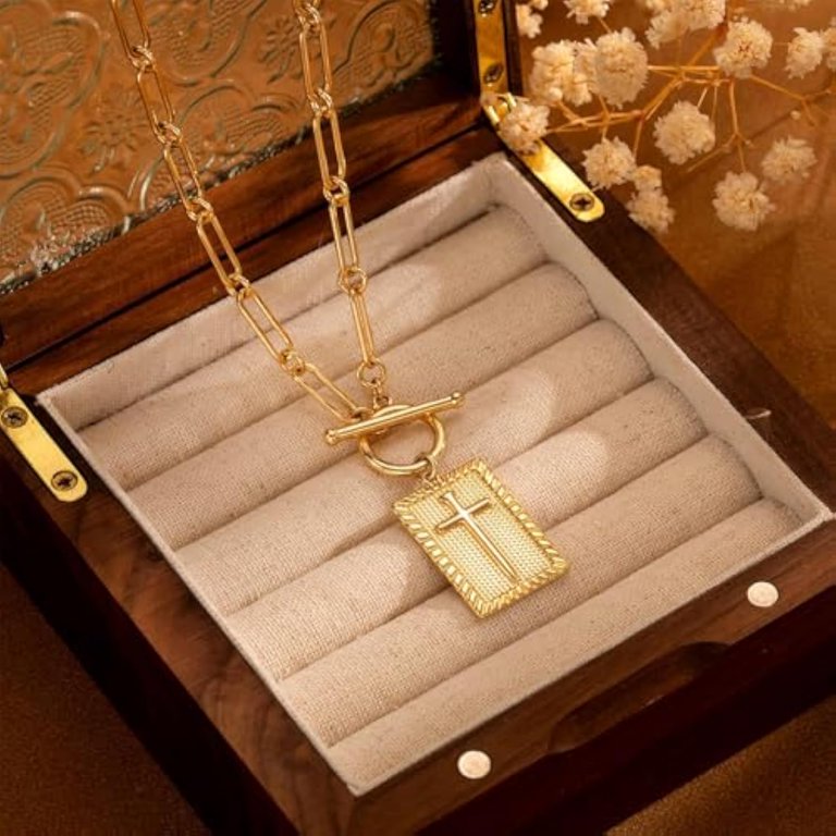 Cross Pendant Paperclip Chain Necklace, Stylish Elegant 14K Gold