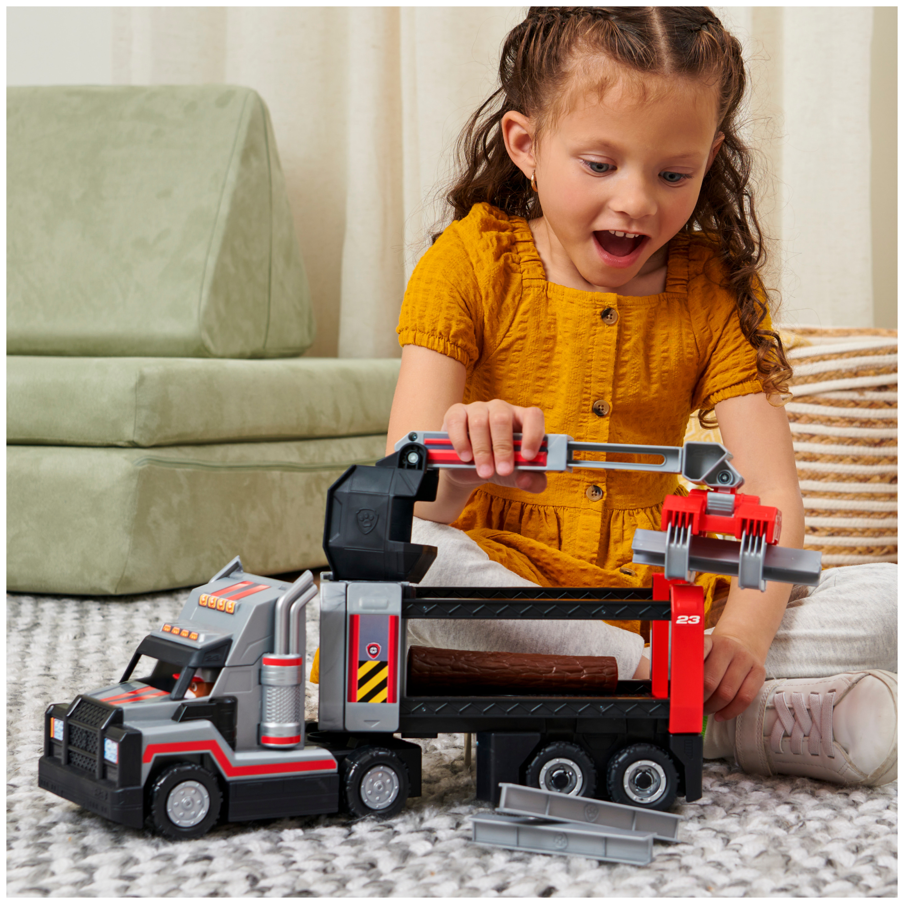 PAW Patrol, Al’s Deluxe Big Truck Toy with Moveable Claw Arm and Accessories - image 3 of 8