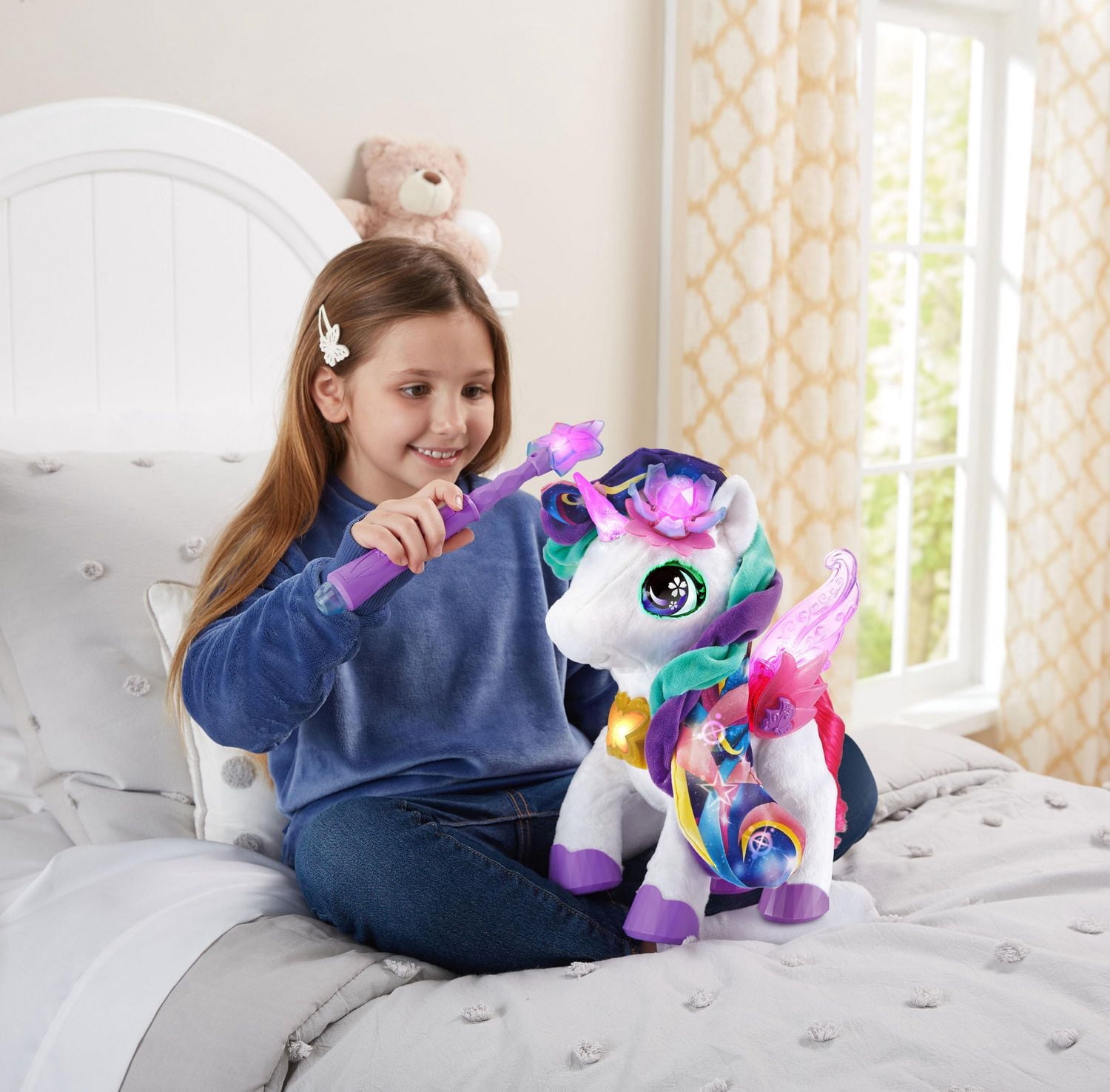 VTech Styla the Bloom Bright Unicorn Interactive Toy – French Version- Singing Pet with Magic Wand and Accessories