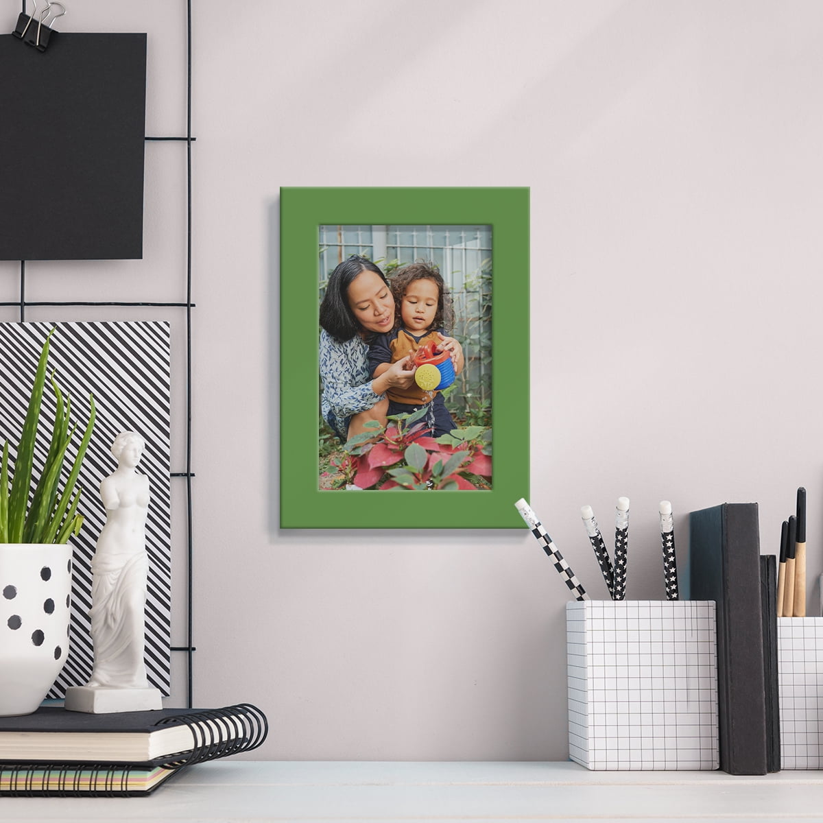 Modern Real Wood 4x6 inch Picture Frame in Green