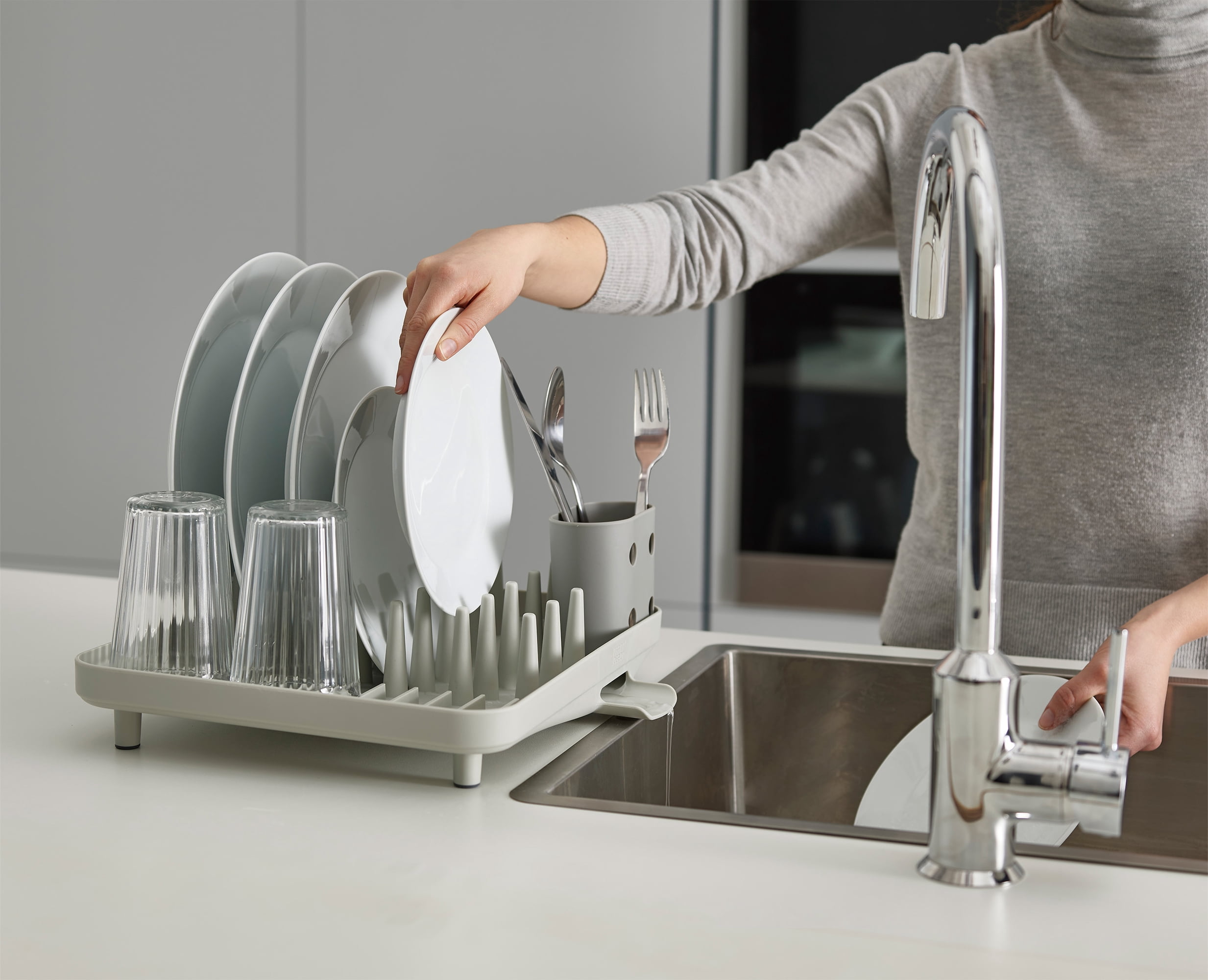 Joseph Joseph Duo Compact Dish Drying Rack with Removable Cutlery Drainer – Small Countertop Dish Rack for Kitchens, Apartments, Dorms & RVs
