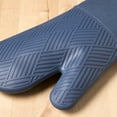 thumbnail image 4 of TOWN & COUNTRY BASICS Basketweave Soft Silicone Oven Mitt 2-Pack Set, Heat Resistant up to 500F, Flexible Silicone, Non-Slip Grip, Blue, 7.5"x13", 4 of 6