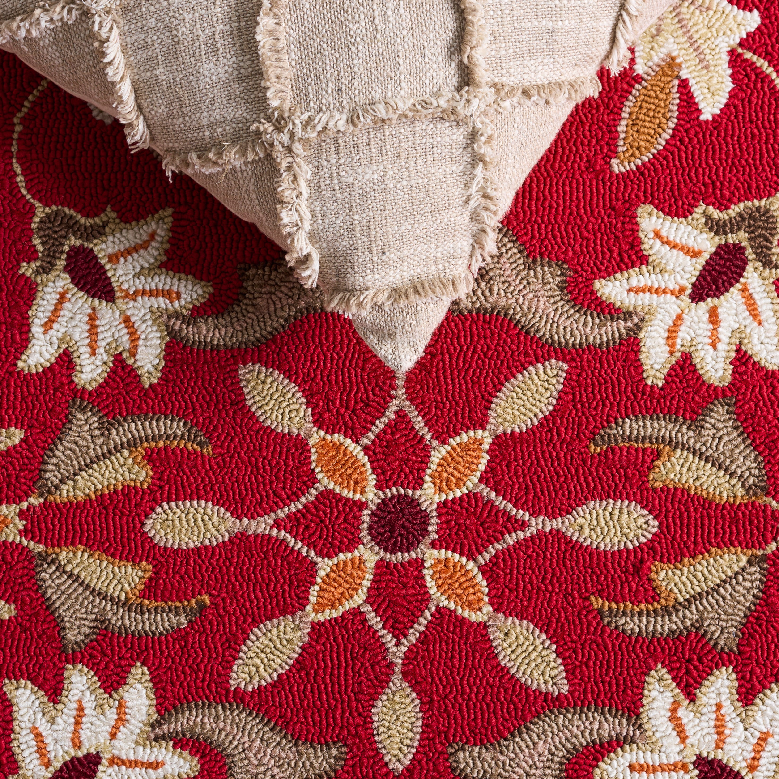 Safavieh Easy Care Myrtle Floral Area Rug, Red/Ivory, 6' x 6' Round