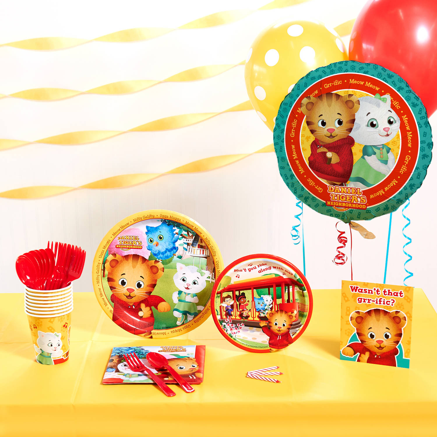 Pack of 8 Red and Green Daniel Tiger's Neighborhood Disposable Paper Dessert Plates 6" - image 2 of 2