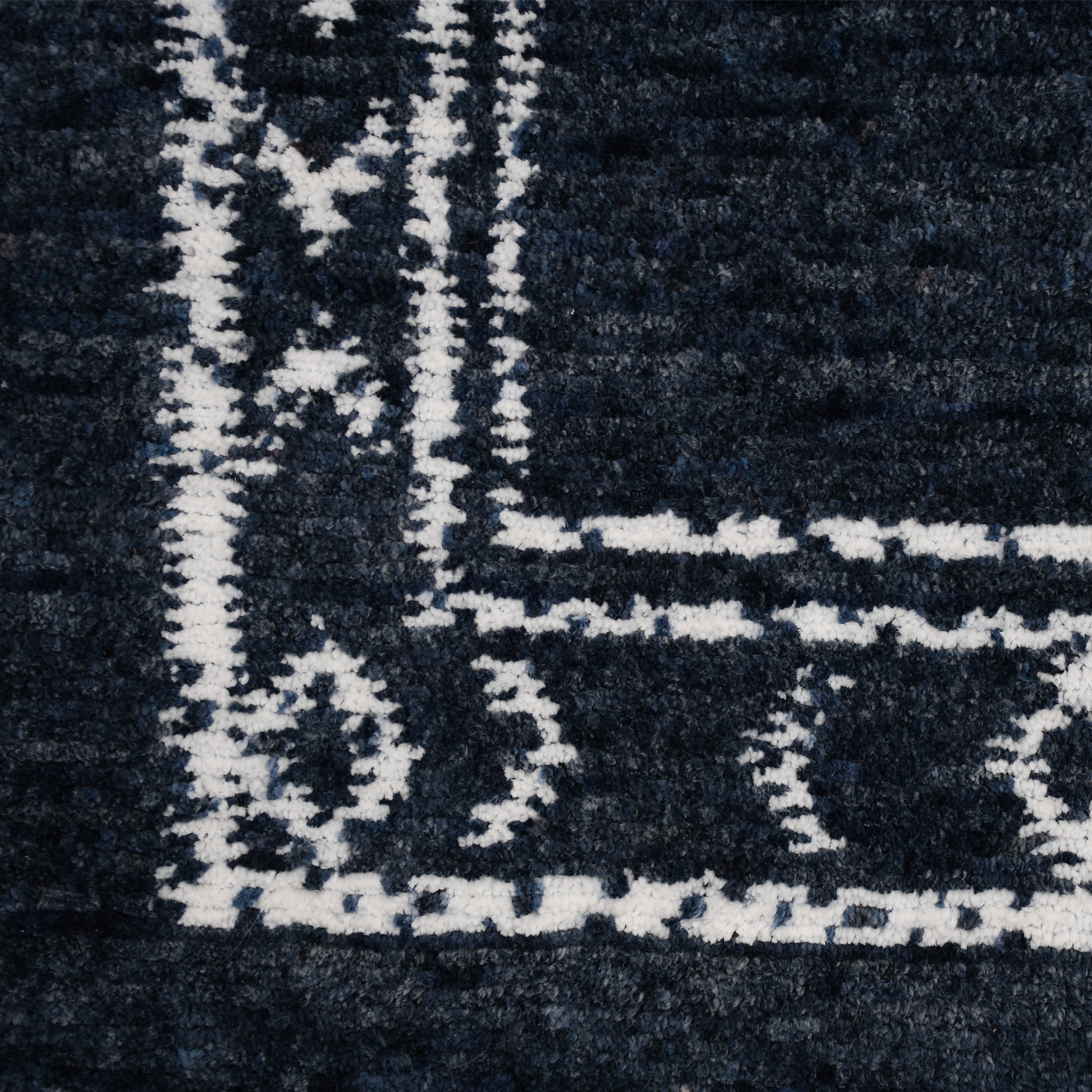 Mainstays Washed Indigo Bordered Tufted Washable Area Rug 5 x 7
