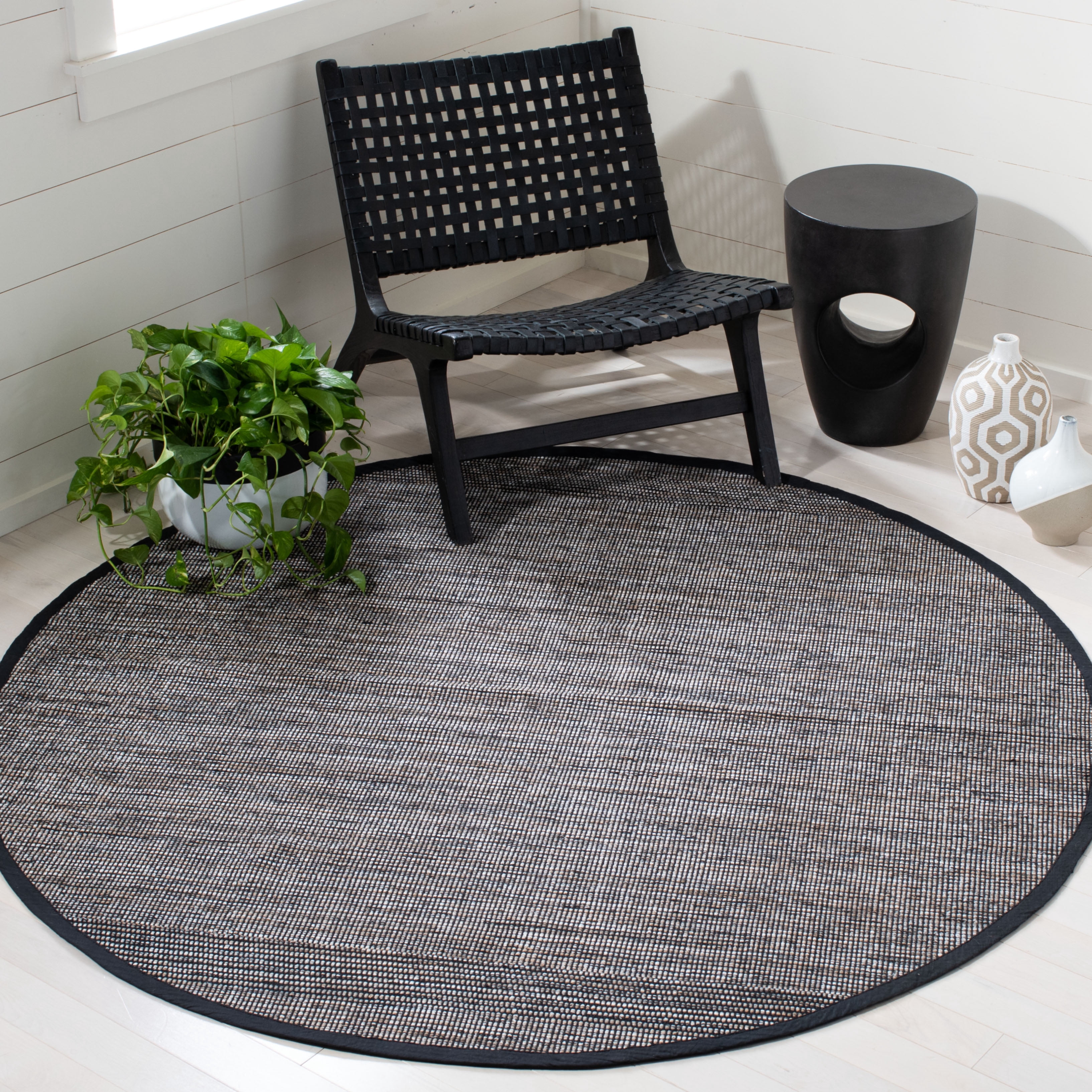 SAFAVIEH Montauk Kelsey Distressed Cotton Area Rug, Beige/Ivory, 6' x 6' Round