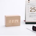 thumbnail image 5 of Reloj despertador digital LED pequeño reloj de pie con pantalla de fecha y temperatura, 3 brillos ajustables, control de voz, pantalla de 2 modos Adepaton LKX-1419, 5 of 5