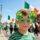 thumbnail image 4 of Gafas de Sol Verdes con Tréboles Del Día de San Patricio, Montura Festiva para Fotos y Celebraciones., 4 of 6