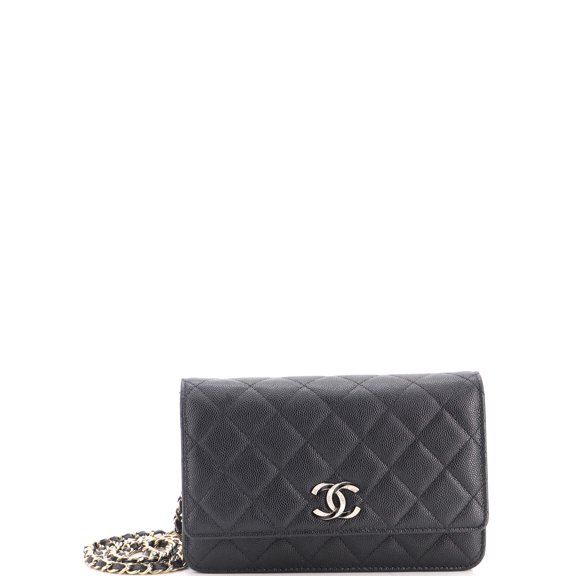 Pre-Owned Crystal CC Wallet on Chain Quilted Caviar By Rebag
