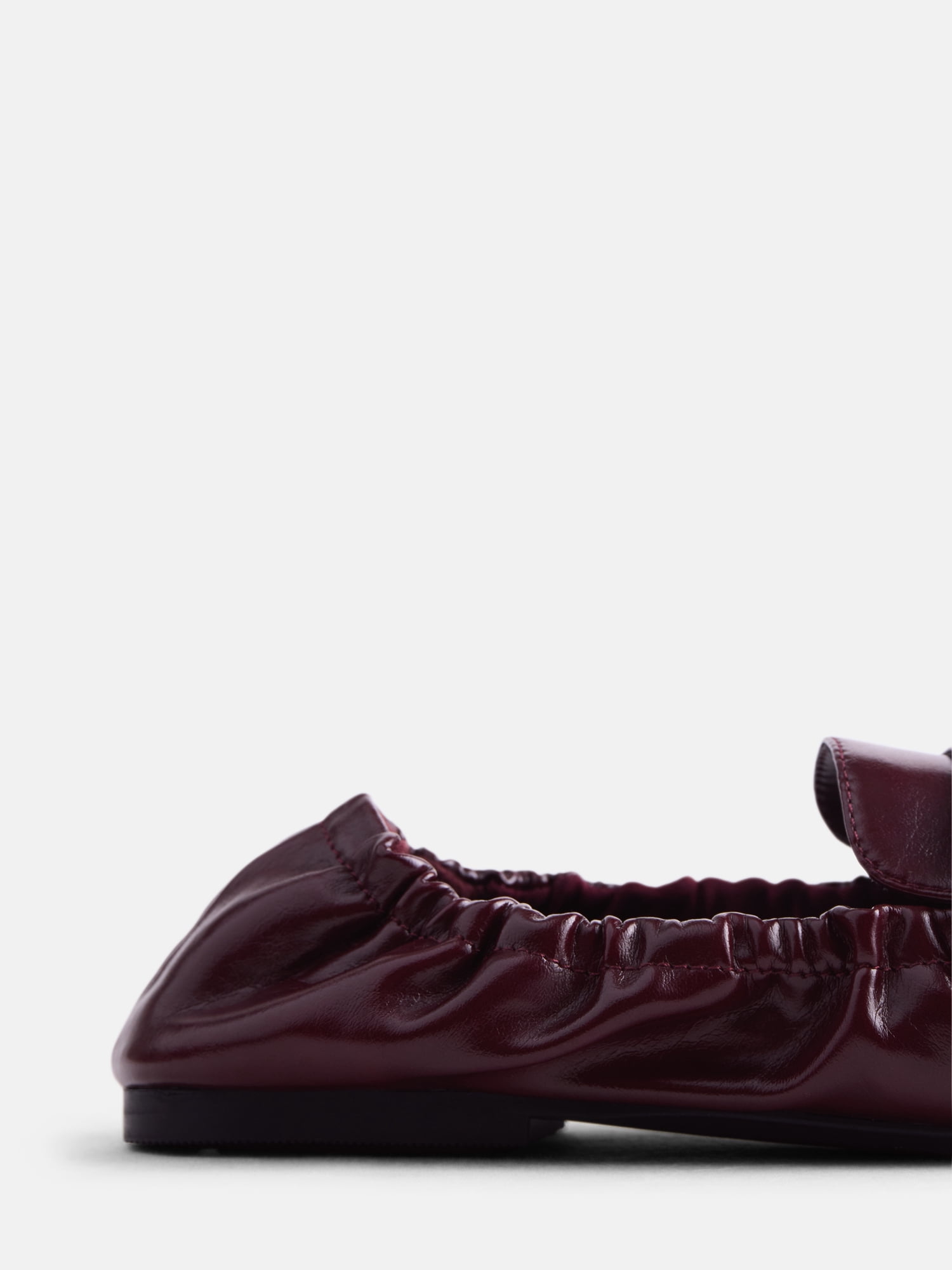 Scenario Women's Faux Leather Scrunch Loafers