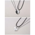thumbnail image 4 of Collares para parejas YONGSHENG 2 piezas con colgante de corazón magnético, 4 of 5