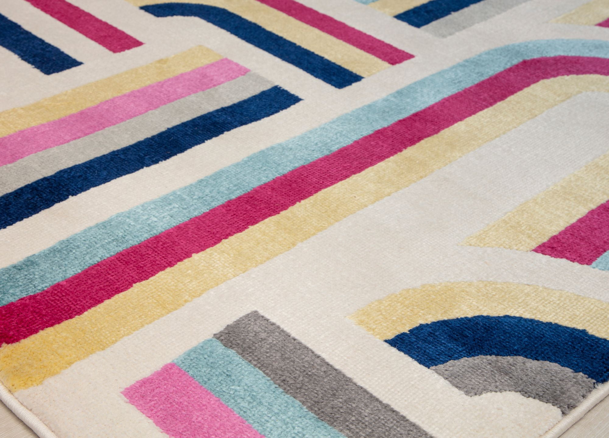 Elizabeth Sutton VE15A Sweet Spot Geometric Modern White Area Rug, 2'0" x 4'0"