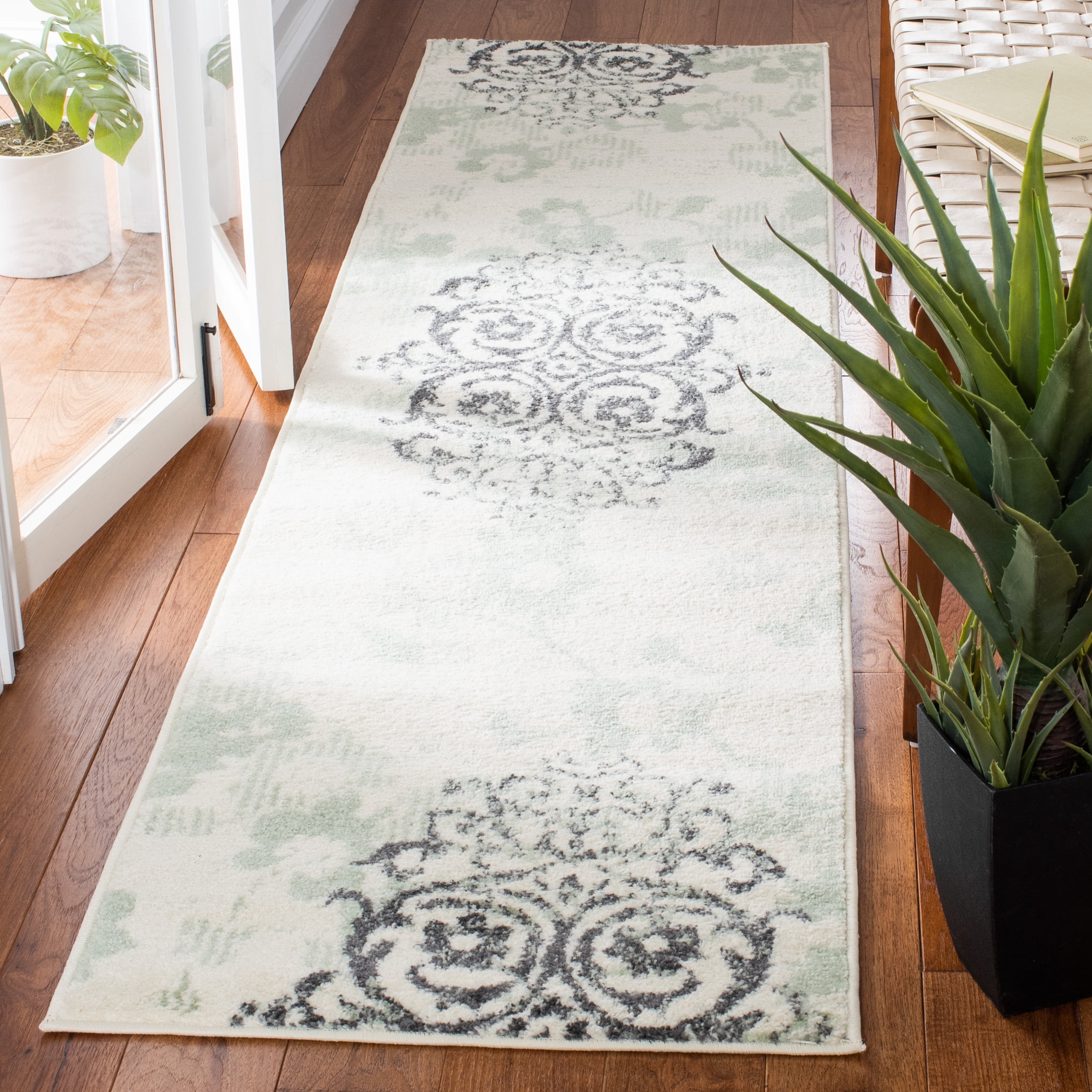 SAFAVIEH Adirondack Hortense Floral Runner Rug, Ivory/Green, 2'6" x 8'