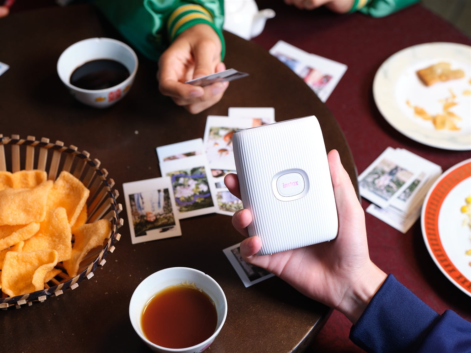 Fujifilm Instax Mini Link 2 Smartphone Printer Clay White | 40 Exposures | Case