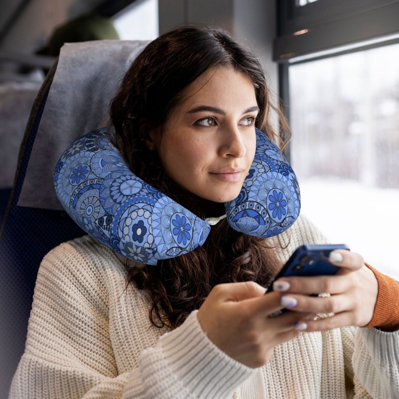 Xecao Blue Mandala Harmony Print Memory Foam Cervical Neck Pillow Versatile U-Shaped Pillows for Home,Office,Camping,Travelling,Soft Washable Cover