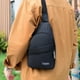thumbnail image 4 of Fiudx Mochila Cruzada, Diseño Multicompartimento, Correa de Hombro Ajustable, Material Oxford Ligero, Bolsillo para Auriculares, Ideal para Viajes o Trabajo, Unisex, Tamaño 30 X 17 X 5 Cm, 4 of 7