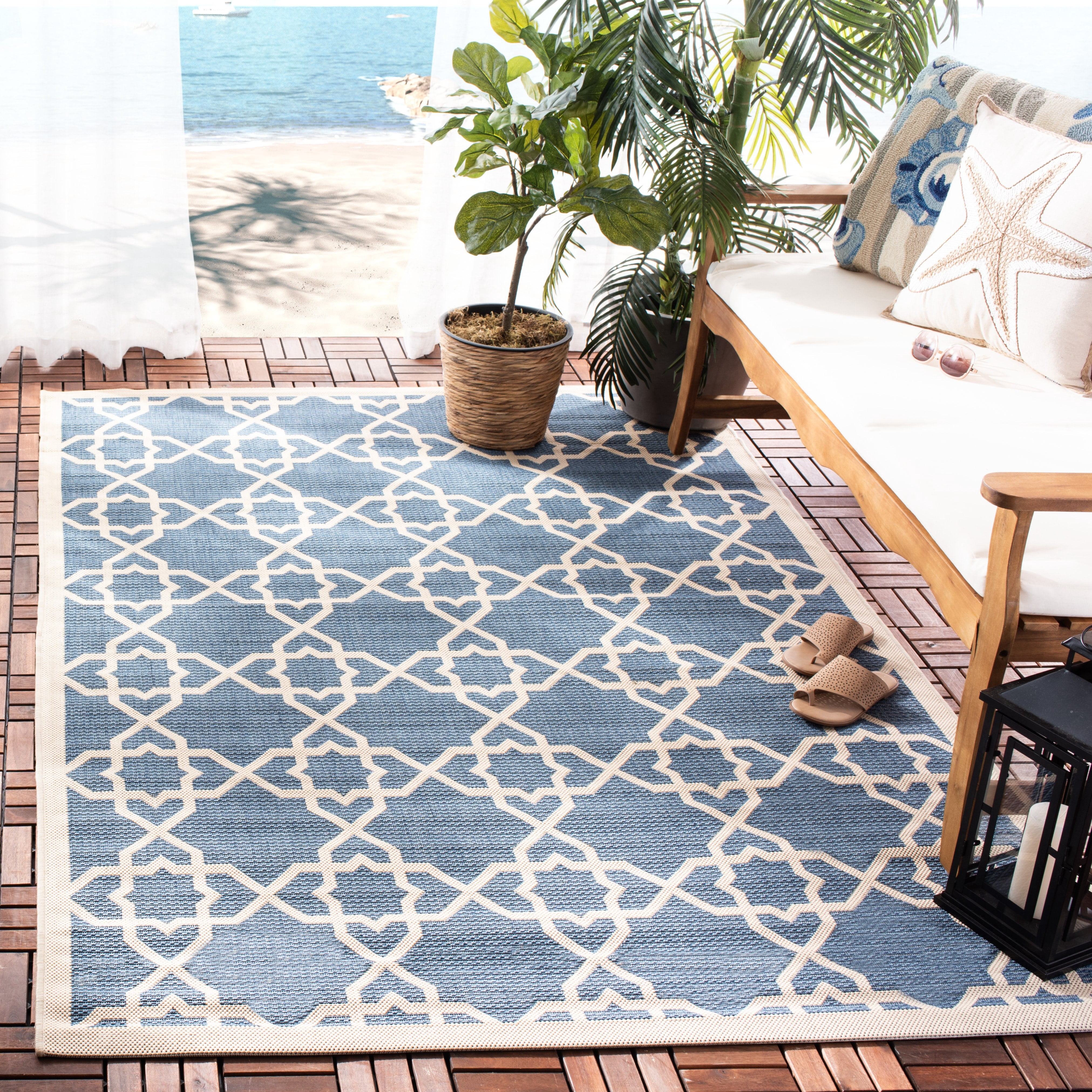 SAFAVIEH Courtyard Carol Geometric Indoor/Outdoor Area Rug, 5'3" x 7'7", Blue/Beige