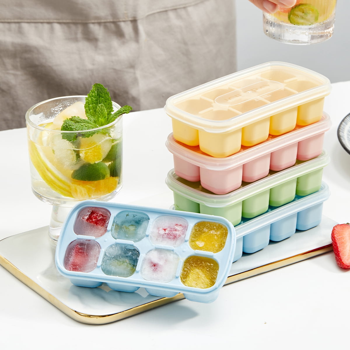 8-Grid Reusable Ice Cube Tray with Lid, Silicone Ice Mold for Bar Tools, Ice Maker for Kitchen Refrigerator Storage