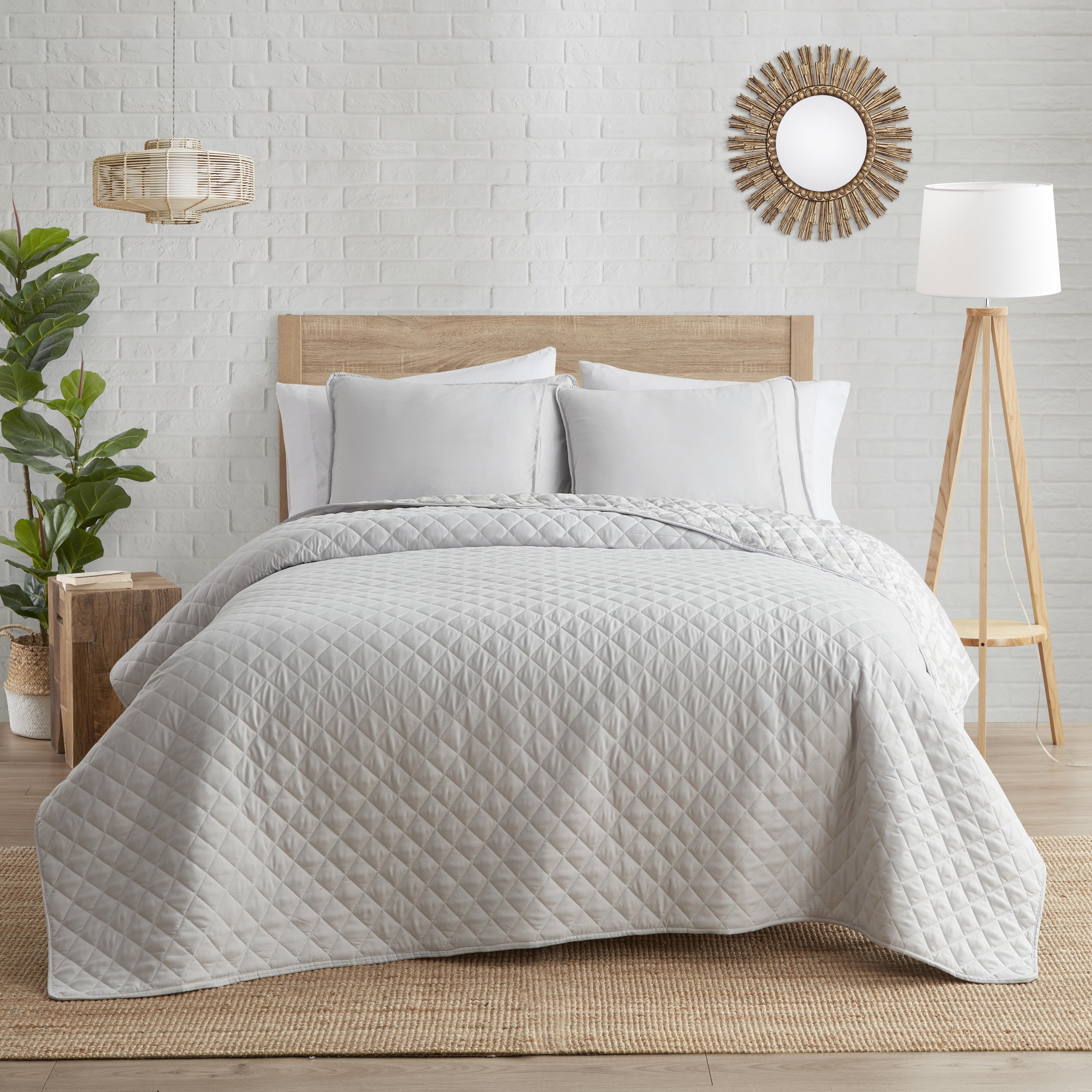 Indigo Ink Tufted Bohemian 3-Piece Grey/White Abstract Floral Reversible Quilt Set, Full/Queen
