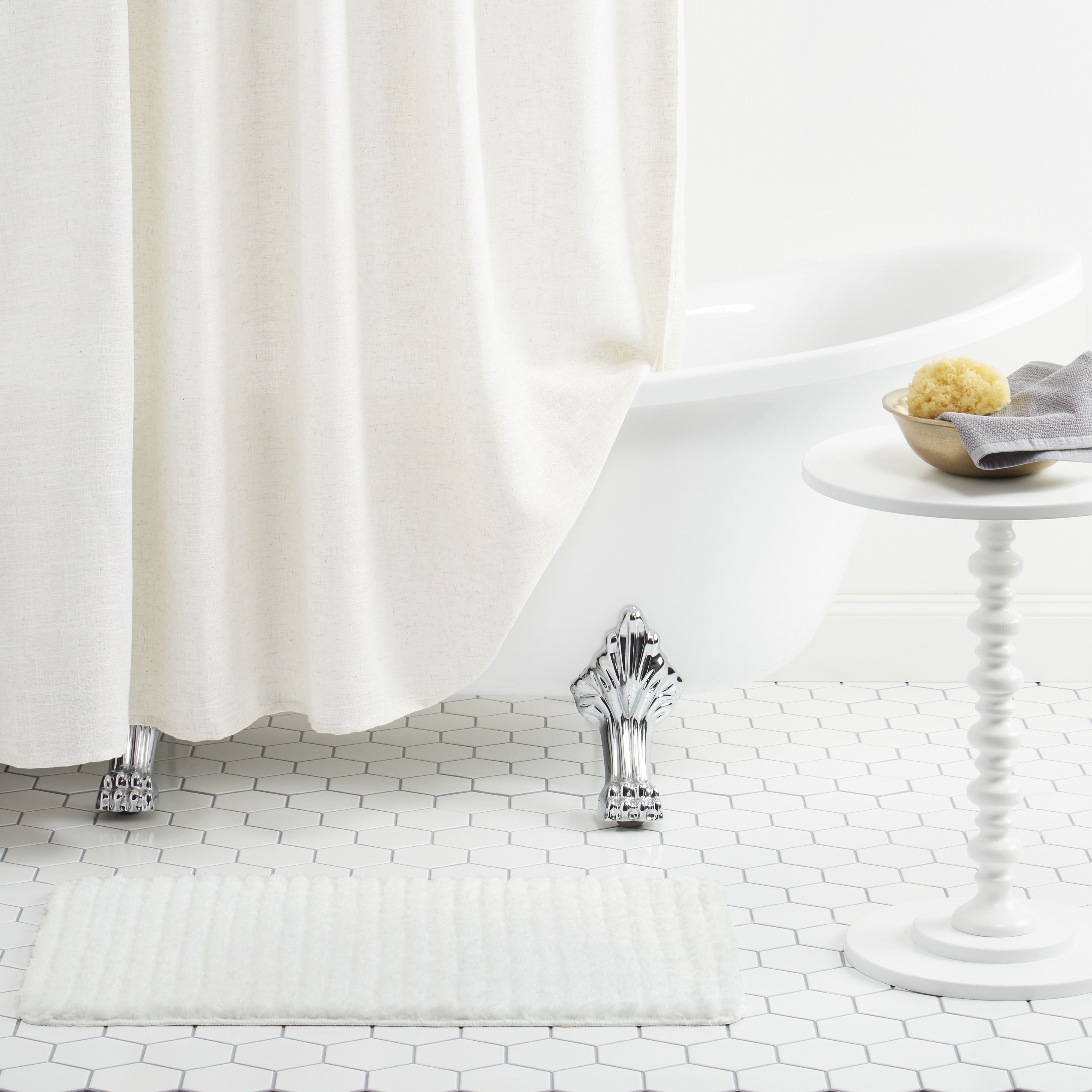Sohome Chino Striped Machine Washable Bath Mat, White, 27"x48"