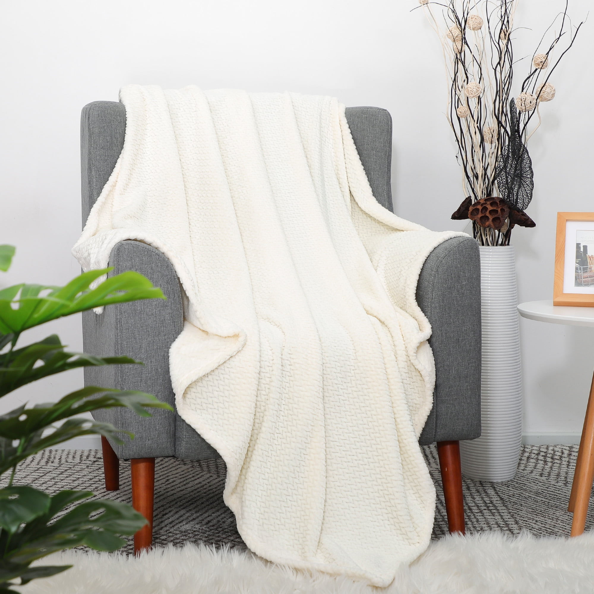 PiccoCasa Soft Microfiber Plush Lightweight Blanket for Sofa 50