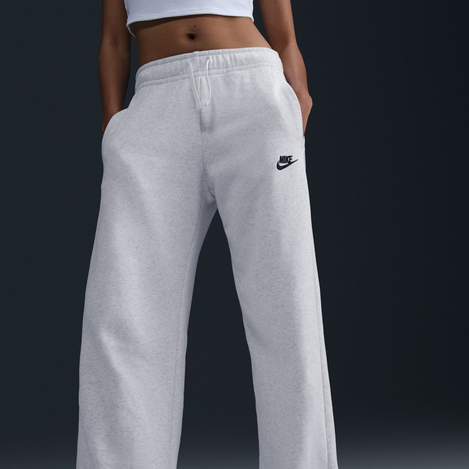 Nike Sportswear Club Fleece Women's Mid-Rise Wide-Leg Sweatpants Color:  Black/White Size: L (12–14) - Walmart.com