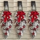thumbnail image 4 of ZTGD Corona artificial navideña de ratán nevado con lazo rojo, diseño de escena, bolas brillantes, decoración navideña para puerta, guirnalda colgante para fiesta, 4 of 8