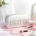 thumbnail image 4 of Bolsa de maquillaje Oudain Bride and Groom de piel sintética blanca, 2 unidades, 4 of 7