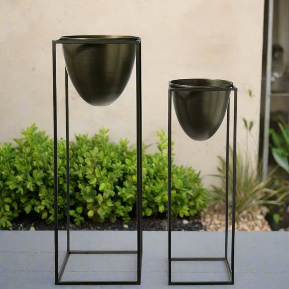 Valdoro Metal Cone Planter Set (Set of 2)