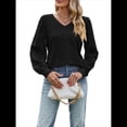 thumbnail image 2 of Blusas Elegantes e Informales para Mujer, con Cuello en V y Lunares, de Larga Negro L, 2 of 9