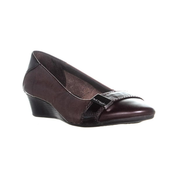 brown flat pumps