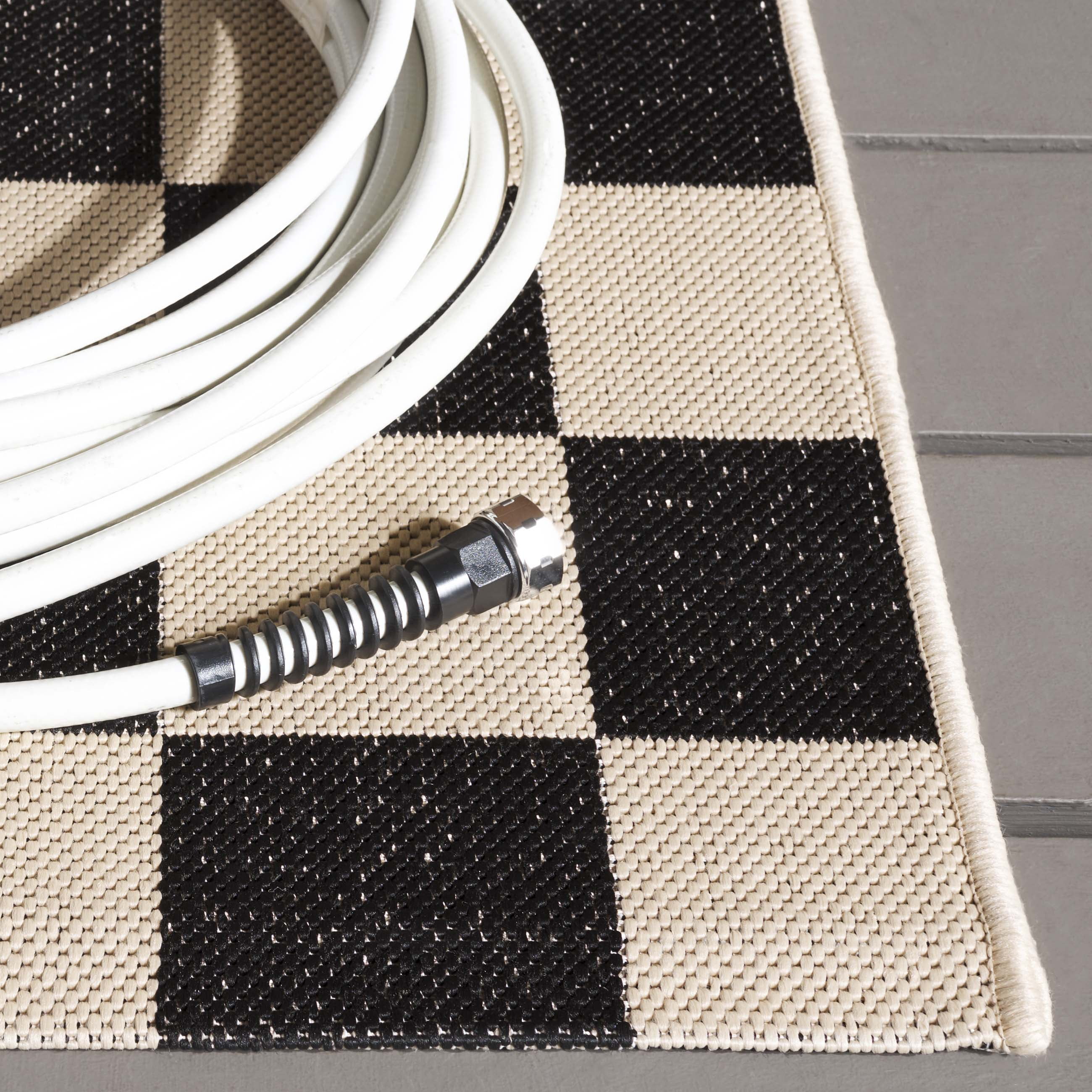 SAFAVIEH Courtyard Talbot Checkered Indoor/Outdoor Area Rug, Black/Beige, 2'7" x 5'